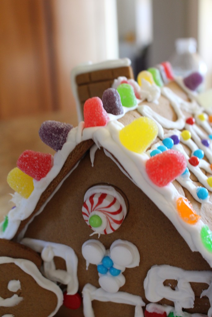 gingerbread house, ivydeleon.com